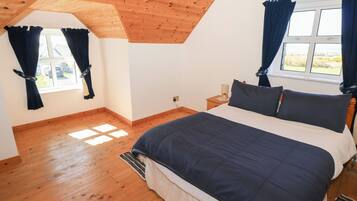 5 chambres, lit parapluie