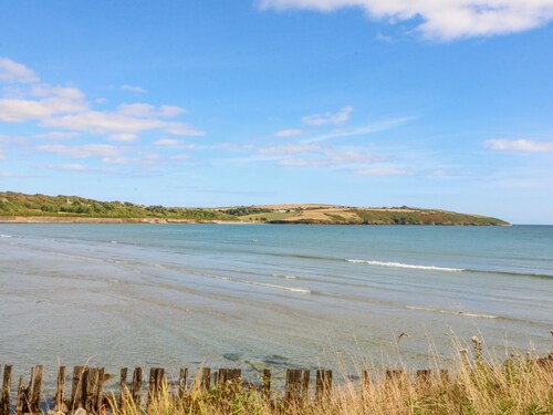 BEEHIVE COTTAGE, pet friendly in Kilbrittain, County Cork