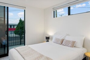 Luokittelematon kuva, 5 kautta 24, painike