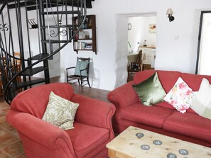 TV, books - AN TEACH BAN, family friendly in Rossaveel, County Galway (Connamara)