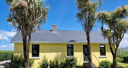 KATE'S COTTAGE, family friendly in Knightstown, County Kerry