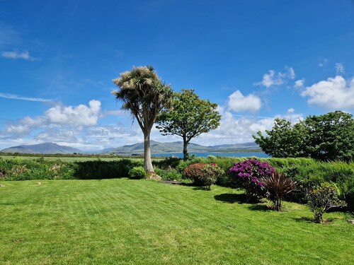 KATE'S COTTAGE, family friendly in Knightstown, County Kerry