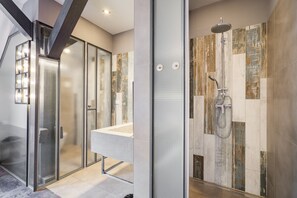 Standard Room, City View | Bathroom | Rainfall showerhead, hair dryer, towels, soap
