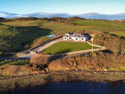 RANNY ROE, pet friendly, with open fire in Portsalon, County Donegal
