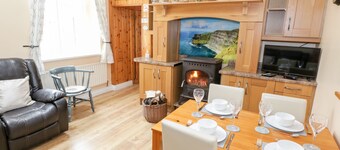 CHERRY TREE COTTAGE, family friendly in Castlebar, County Mayo