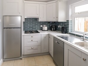 Dishwasher, cookware/dishes/utensils