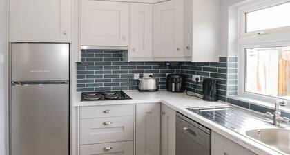 CHERRY TREE COTTAGE, family friendly in Castlebar, County Mayo