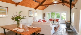 THE LODGE AT RAHEENGRANEY HOUSE in Raheengraney, County Wicklow