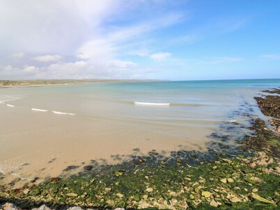 ISLAND VIEW, country holiday cottage in Ardmore, County Waterford