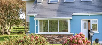 THE BLUE ANNEX, pet friendly, with open fire in Tralee, County Kerry