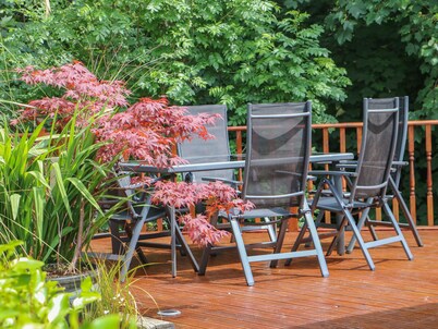 MARY ROSE COTTAGE, pet friendly in Castleisland, County Kerry