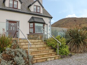 Exterior - STARBAY HOUSE, pet friendly, with open fire in Eyeries, County Cork (Eyeries)