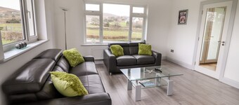 COOLNAHARRAGILL LOWER, family friendly in Glenbeigh, County Kerry