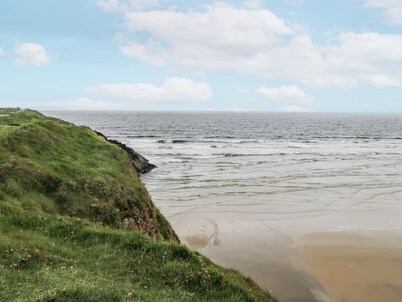 BROW O' THE HILL, pet friendly in Ballyshannon, County Donegal