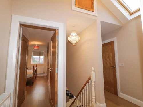 LOUGHANURE LAKE VIEW, pet friendly in Loughanure, County Donegal