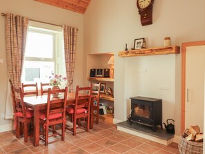 Dining - NEWTOWN EAST, family friendly, with open fire in Kilkee, County Clare (Kilkee)