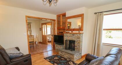 DOONEEN, family friendly in Castletownshend, County Cork