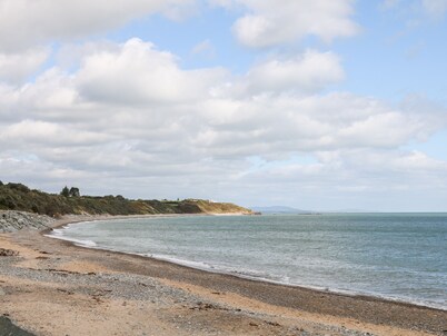 SEACHANGE ANNEXE, pet friendly in Ballygarrett, County Wexford