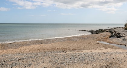 SEACHANGE ANNEXE, pet friendly in Ballygarrett, County Wexford