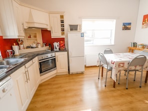 Dishwasher, cookware/dishes/utensils