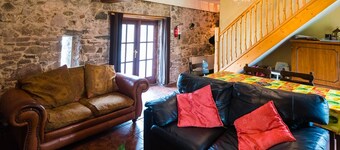 THE BARN, pet friendly in Fethard-On-Sea, County Wexford