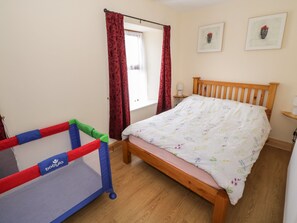 2 Schlafzimmer, Reisekinderbett, WLAN