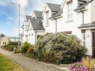 BEACH VIEW, family friendly in Ramsgrange, County Wexford