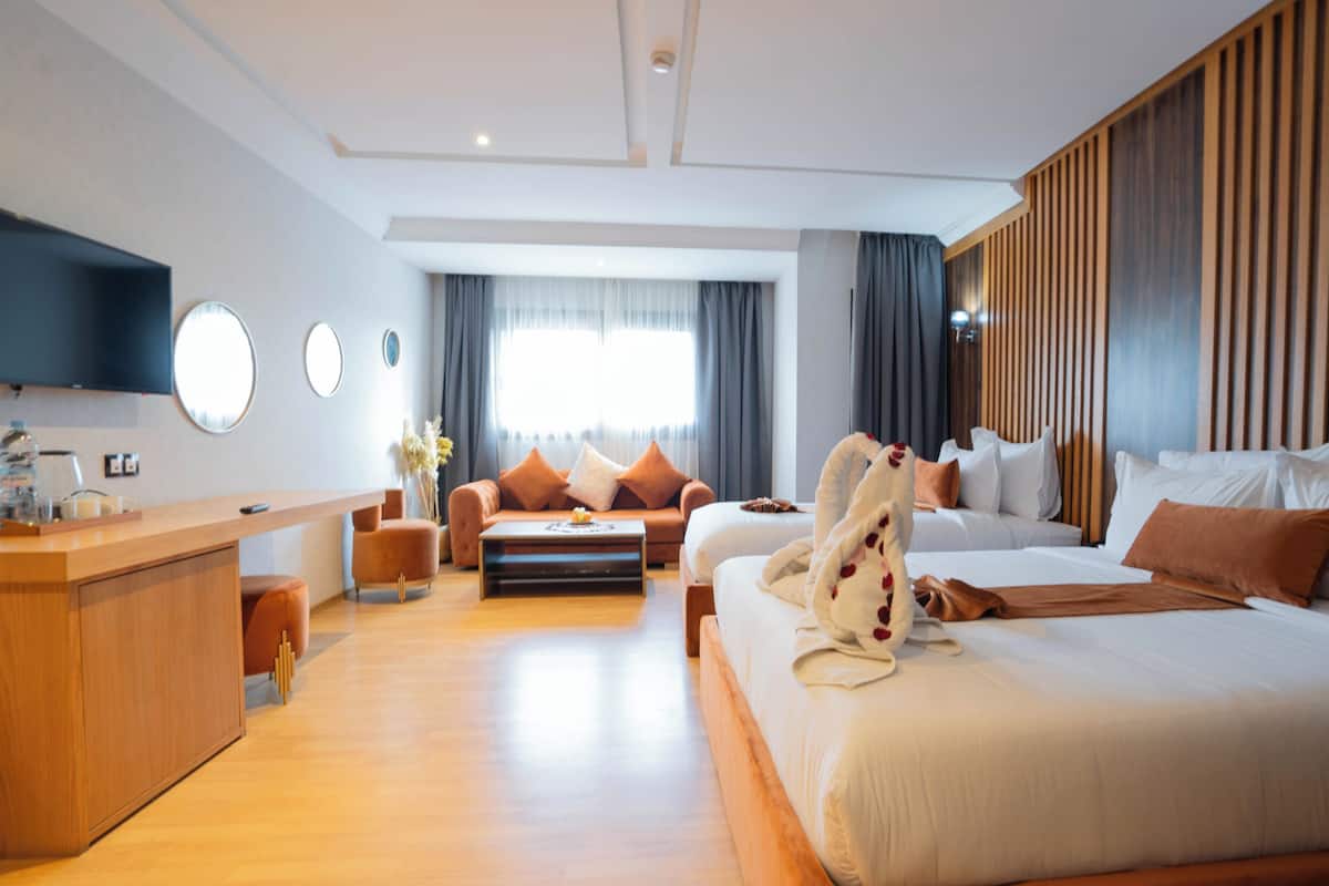 Egyptian cotton sheets, premium bedding, minibar, in-room safe