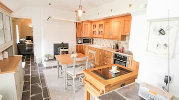 Microwave, oven, cookware/dishes/utensils