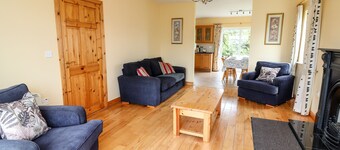 29 CHURCH FIELD, family friendly in Doonbeg, County Clare