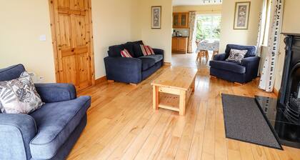 29 CHURCH FIELD, family friendly in Doonbeg, County Clare