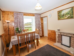 Dining - FOREST VIEW, pet friendly in Ballinskelligs, County Kerry (Ballinskelligs)
