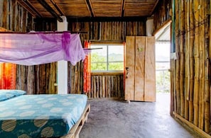 全景雙人房 | 免費無線上網、床單