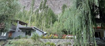 SHAHI Resort kachura