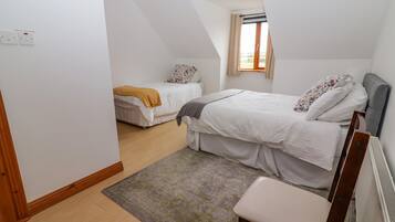 8 bedrooms, Internet