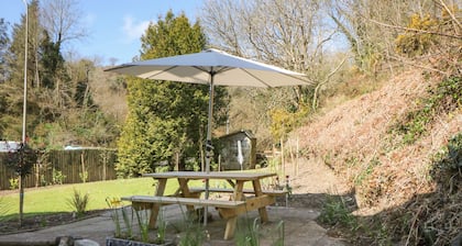 1 CLOSHEEN LANE, pet friendly in Rosscarbery, County Cork