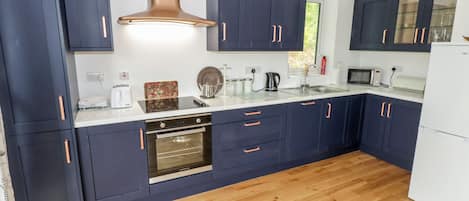 微波爐、焗爐、洗碗機、廚房用具/餐具/器皿