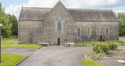 CARTRON COTTAGE, family friendly in Ballintubber, County Mayo