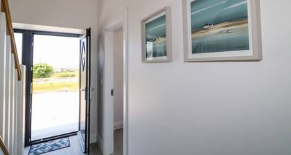 THE COTTAGE, pet friendly, with open fire in Derrybeg, County Donegal