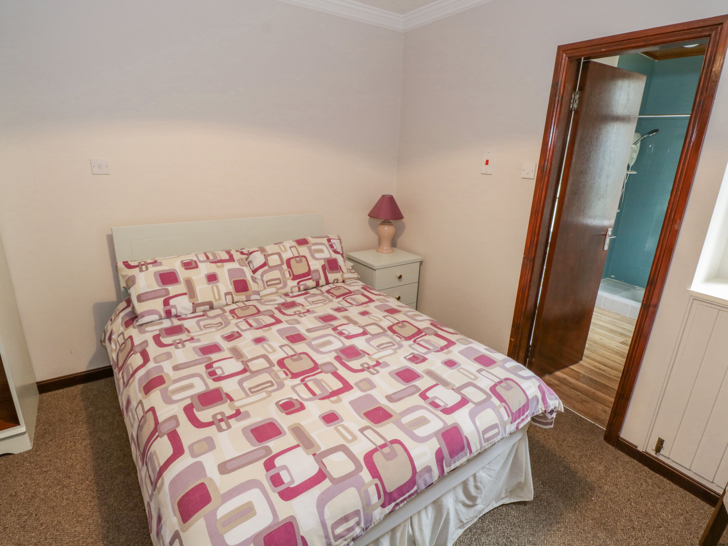 3 bedrooms, Internet