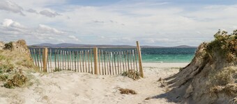 SEA WATCH HOUSE, pet friendly in Roundstone, County Galway