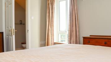 3 bedrooms, Internet