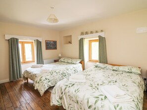 3 Schlafzimmer, Reisekinderbett, WLAN