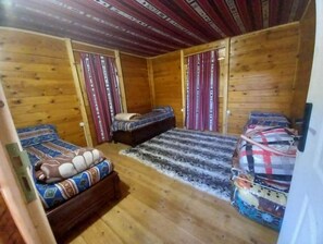 1 bedroom, bed sheets