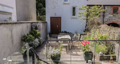 THE RIVER HOUSE, pet friendly in Ramelton, County Donegal