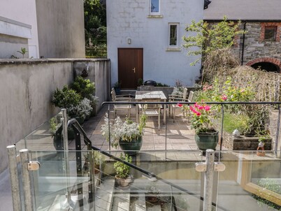 THE RIVER HOUSE, pet friendly in Ramelton, County Donegal