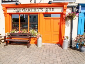 Exterior detail - 2 GARNISH COURT, country holiday cottage in Glengarriff, County Cork (GLENGARRIFF)