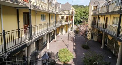 2 GARNISH COURT, country holiday cottage in Glengarriff, County Cork