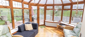 THE DERRIES, pet friendly, with open fire in Ballinagh, County Cavan