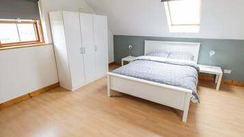 6 Schlafzimmer, Reisekinderbett, WLAN